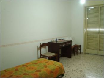 Appartamento arredato con balcone Centro - Altre fotografie