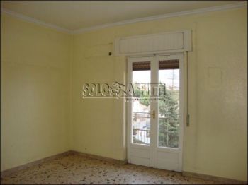 Casa con balcone Cibali