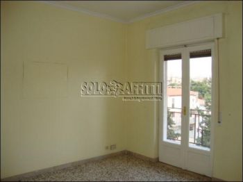 Casa con balcone Cibali