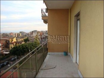 Casa con balcone Cibali