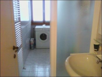 Bilocale arredato con balcone Corso italia