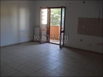 Appartamento con balcone e posto auto