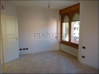 Villa con garage Busto Garolfo