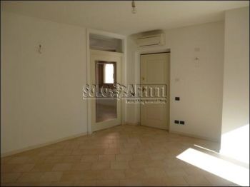 Villa con garage Busto Garolfo