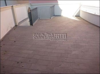 Villa con garage Busto Garolfo