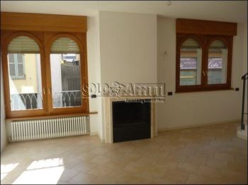 Villa con garage Busto Garolfo