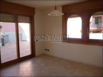 Villa con garage Busto Garolfo