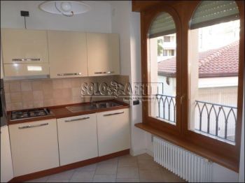 Villa con garage Busto Garolfo