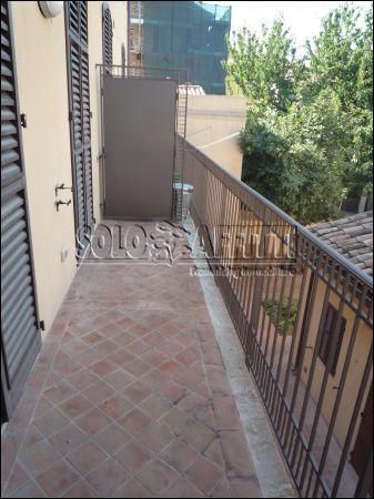Trilocale con balcone Arco d'augusto