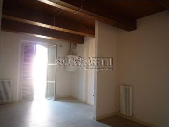 Trilocale con balcone Arco d'augusto