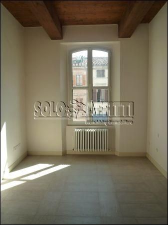 Trilocale con balcone Arco d'augusto