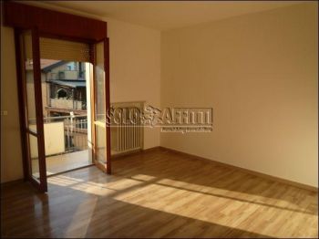 Appartamento con posto auto e balcone