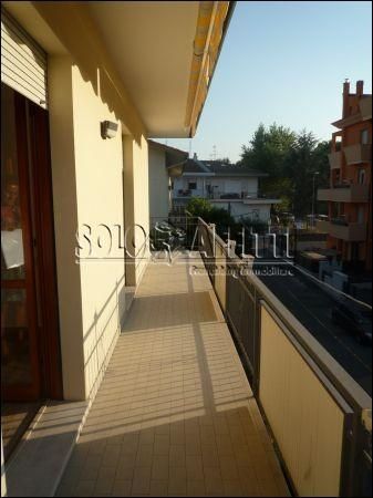 Appartamento con posto auto e balcone