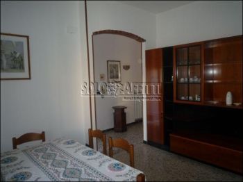 Casa arredata con balcone Rivazzurra monte