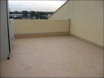 Villa a schiera arredata con garage