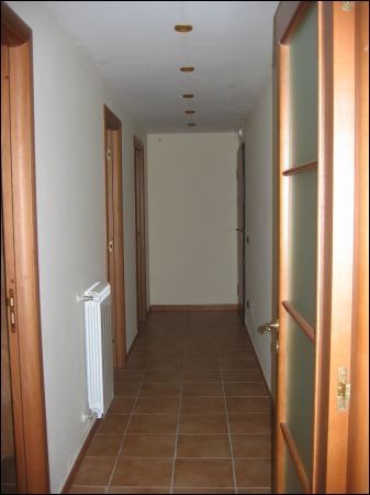 Villa a schiera arredata con garage