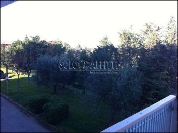 Trilocale arredato con balcone Bari