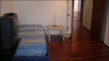 Trilocale arredato con balcone Bari