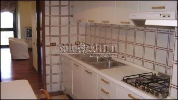 Trilocale arredato con balcone Bari