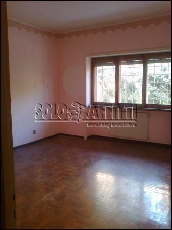 Casa con posto auto e balcone Trionfale