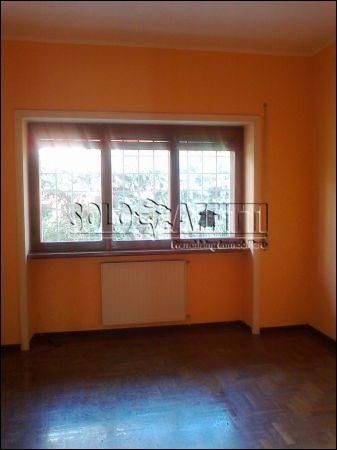 Casa con posto auto e balcone Trionfale