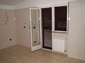 Villa con terrazzo e posto auto Aurelio