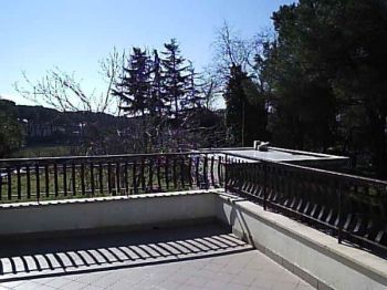 Villa con terrazzo e posto auto Aurelio