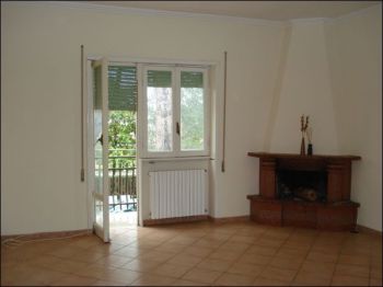 Casa arredata con balcone Castel di guido