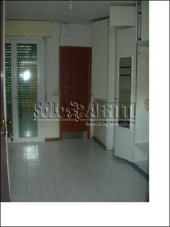 Monolocale arredato con garage Zona ospedale