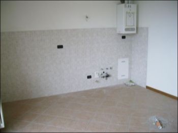Trilocale da ristrutturare con garage
