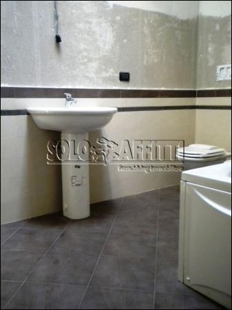 Trilocale con balcone e garage Curno