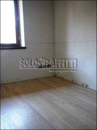 Trilocale con balcone e garage Curno