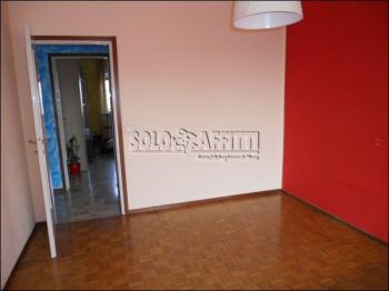 Appartamento con balcone e garage Paderno