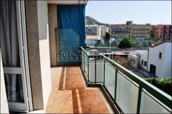 Casa da ristrutturare con balcone Pietra Ligure
