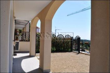 Appartamento arredato con posto auto