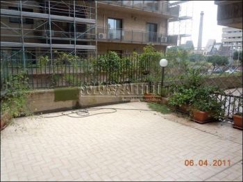 Appartamento arredato con terrazzo V.le africa