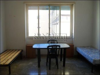Appartamento con balcone Via g. d'annunzio