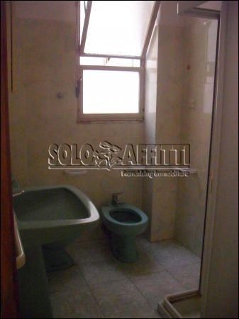 Appartamento con balcone Via g. d'annunzio