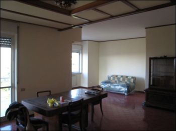 Appartamento arredato con balcone San carlo arena