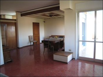Appartamento arredato con balcone San carlo arena