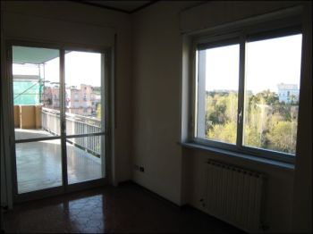 Appartamento arredato con balcone San carlo arena