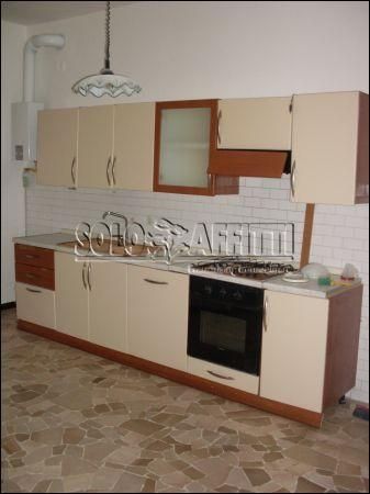 Casa con balcone e garage Vittuone