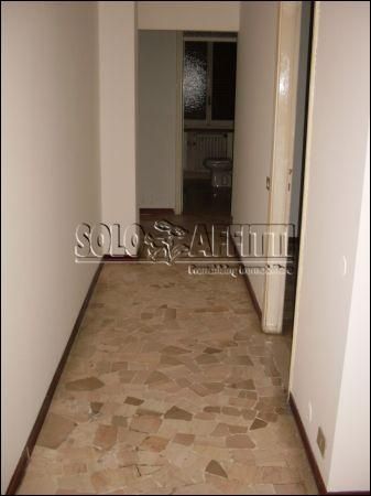 Casa con balcone e garage Vittuone