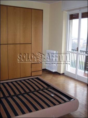Casa con balcone e garage Vittuone
