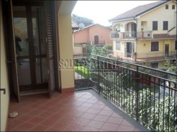 Villa a schiera con garage e terrazzo