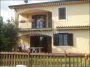 Villa a schiera con garage e terrazzo