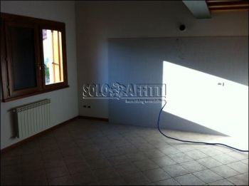 Appartamento con posto auto e terrazzo