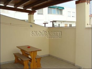 Casa arredata con terrazzo Centro