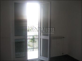 Appartamento con balcone e posto auto