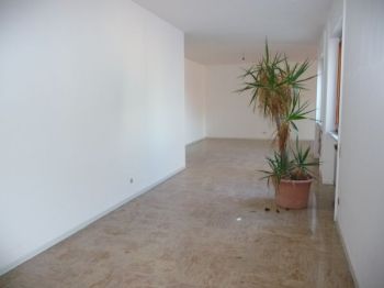 Attico con terrazzo e garage Lecce est